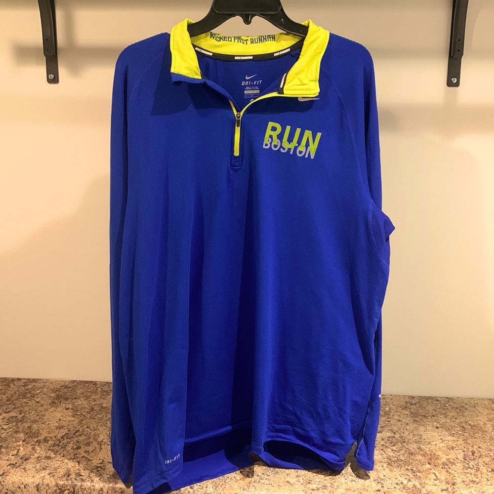 Nike Dri-Fit Mens XL long sleeve pullover